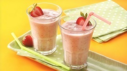 PINEAPPLE AND STRAWBERRY SMOOTHIE